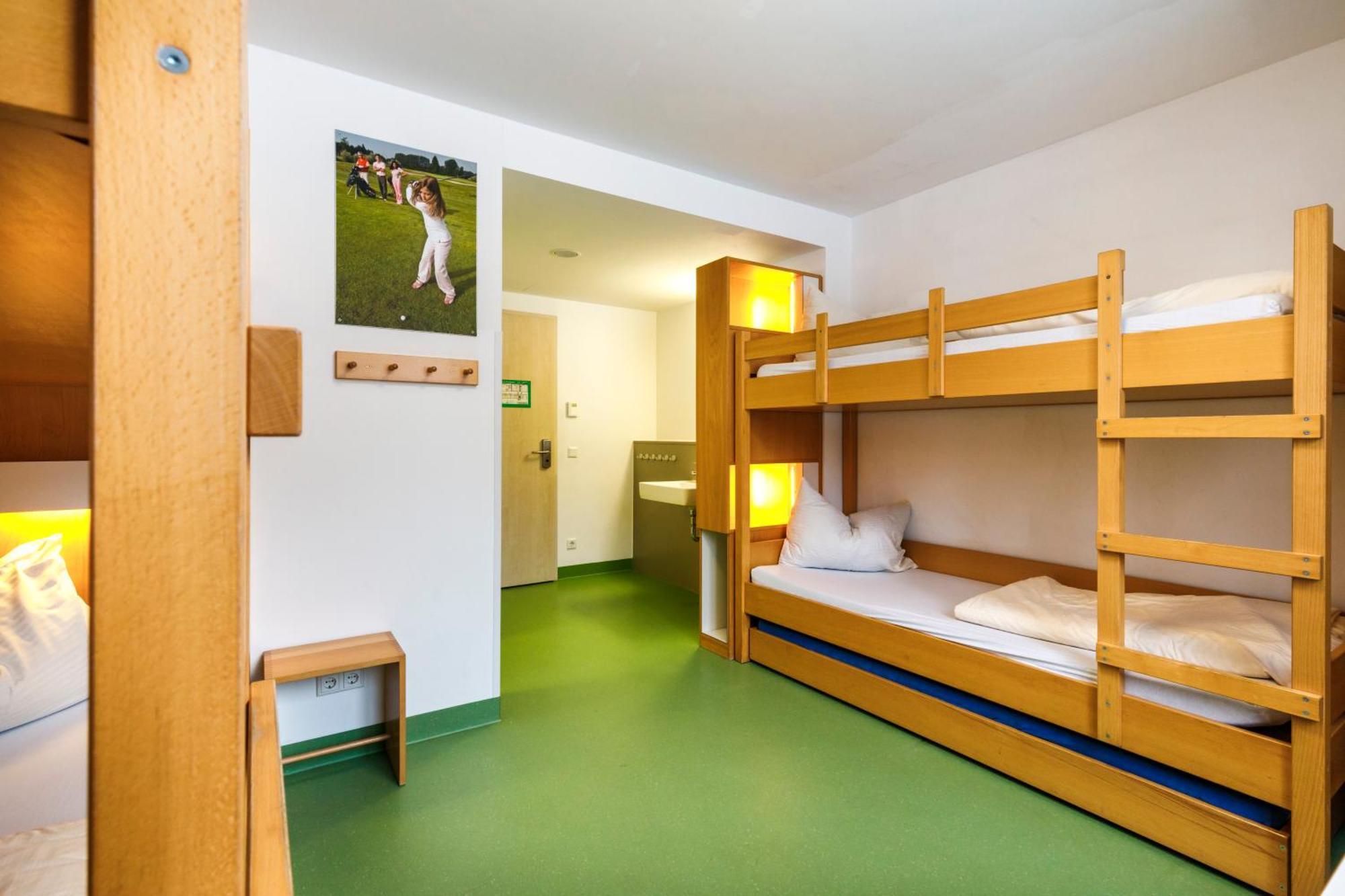 Jugendherberge Bad Toelz Bagian luar foto
